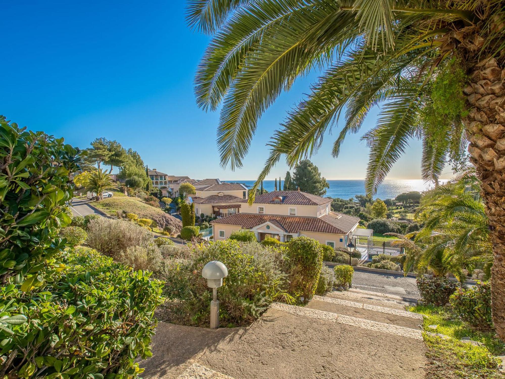 Apartment Village Cap Esterel - Le Village-81 By Interhome Сен-Рафаель Екстер'єр фото