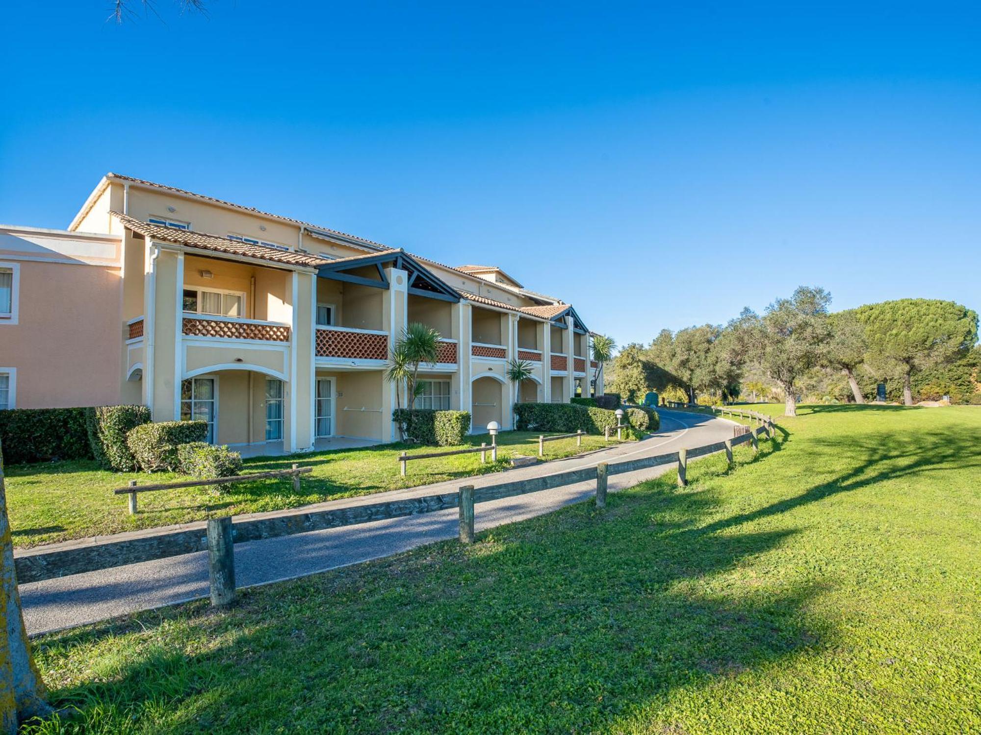 Apartment Village Cap Esterel - Le Village-81 By Interhome Сен-Рафаель Екстер'єр фото
